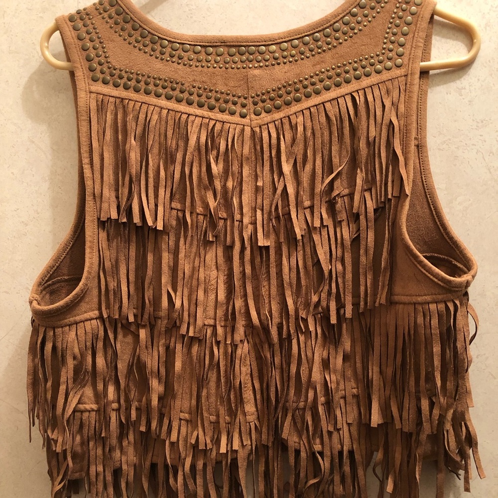 Fringe Vest - Picture 3 of 4